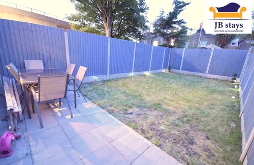 Peninsula House | Fantastic Family home In Greenwich,