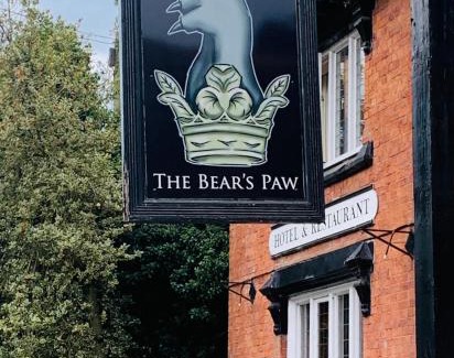 Warmingham House | Fantastic Location, Annexe with Hot Tub