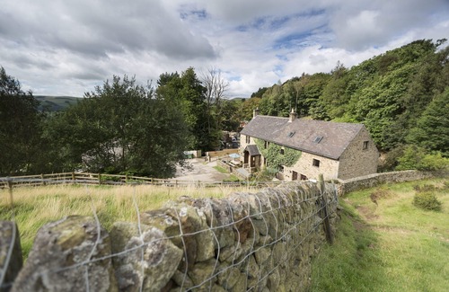 Hope Valley Cottage | Fantastic panoramic views, beautiful Peak District Cottage with Indoor Pool