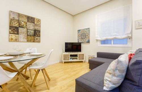 Old Town Apartment | Fantastic, recently refurbished, modern, ground floor apartment