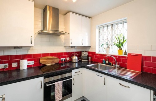 Poplar House | Fantastic Stay In Canary Wharf - 2 Bedrooms