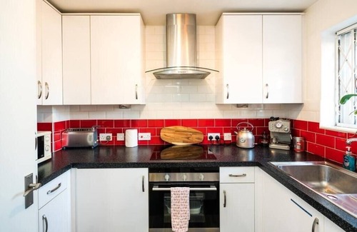 Poplar House | Fantastic Stay In Canary Wharf - 2 Bedrooms