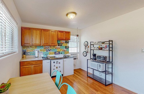 Near North Valley Apartment | Fantastic Studio in N. Valley, Garage, Near I-40