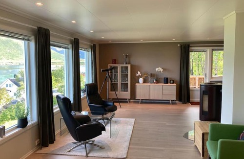Tromvik House | Fantastic view, quiet and relaxing by the sea