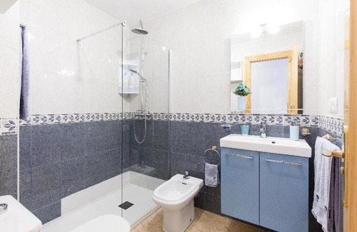 Roquetas de Mar Apartment | Fantastico apartamento en el centro de Roquetas, 300Mb Optic Fiber high speed internet, Smart tv