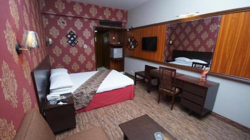 PECHS Hotel | Faran Hotel