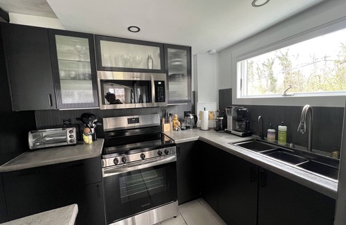 East Moriches House | Farm and Wine Lovers’ Cottage Near the Hamptons