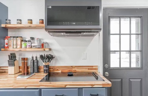 Central Oklahoma City House | Farm House - 1 min to Integris/State Fair/downtown