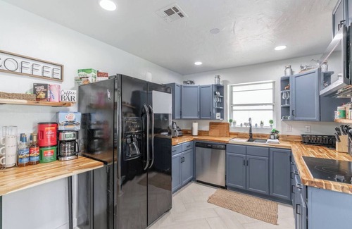 Central Oklahoma City House | Farm House - 1 min to Integris/State Fair/downtown