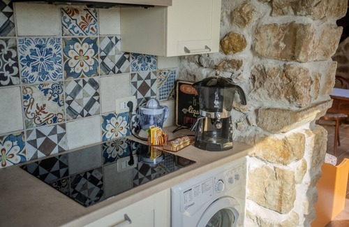 Spigno Saturnia Apartment | Farmhouse in the Green with Pool and View