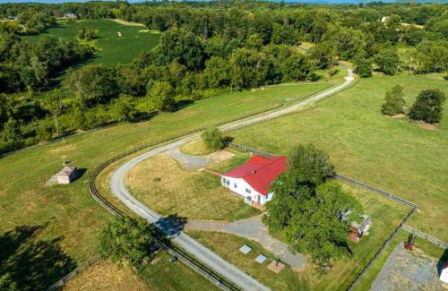 Pratts House | Farm living at it's best!