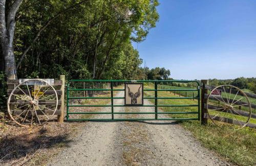 Pratts House | Farm living at it's best!