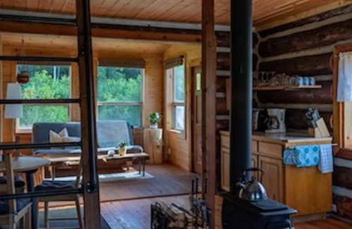 Canim Lake Cabin | Farm Stay in Eagle Cabin at beautiful Kayanara - NEW