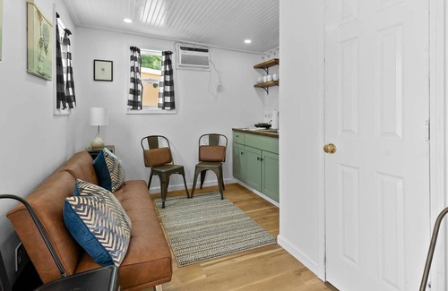 Lookout Valley Neighborhood Association House | Farm Stay w/ pool - 15 Mins to Chattanooga- Tiny 2