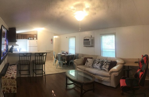 Live Oak House | Farm/Woods stay, 3 miles from Live Oak