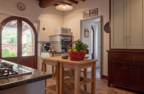 San Giovanni del Pantano House | Farmhouse in Umbria with private pool, sleeping up to 12 people.