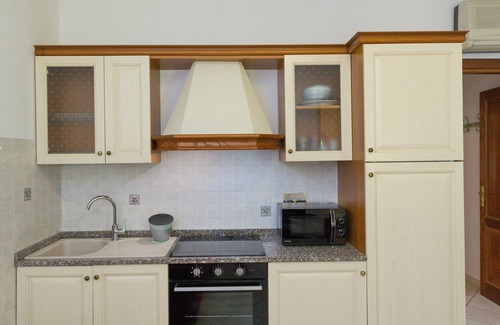 Campiglia Marittima Other | Farmhouse "Il Girasole - Mirto" with Shared Pool, Shared Garden & Wi-Fi