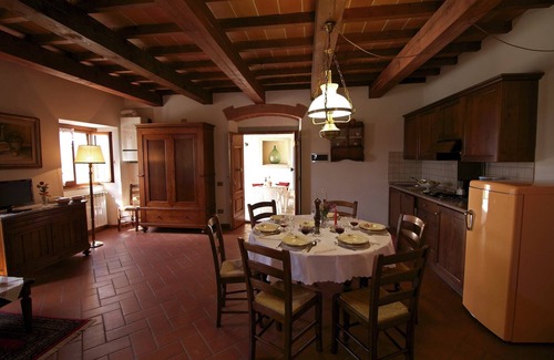 Poppi Apartment | Farmhouse in Casentino with Pool & Jacuzzi