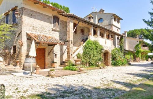 Marsciano House | Farmhouse in Marsciano with Pool and Vineyards