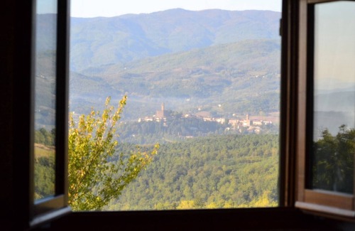 Poppi Apartment | Farmhouse in Tuscany with Pool and Valley Views