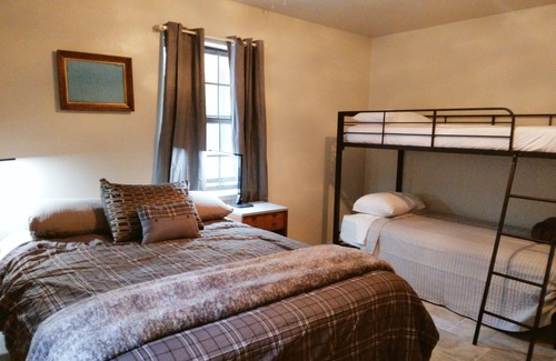 Flint Other | Farmhouse w/Pond, Nature Trails & Farm Experience