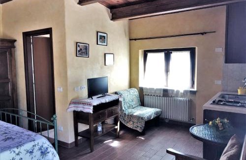 Apecchio House | Farmhouse with Pool & Spa