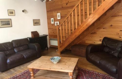 Leuhan House | Farmyard at Kerespars, 3 Houses, Sleeps 30 with pool
