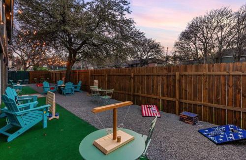 South Lamar House | Fast Wifi Desks SoCo DT Zilker -Pet
