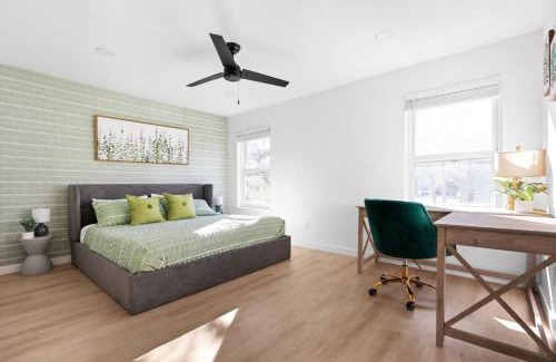 South Lamar House | Fast Wifi Desks SoCo DT Zilker -Pet