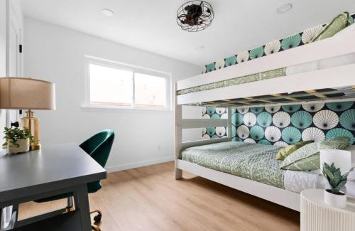 South Lamar House | Fast Wifi Desks SoCo DT Zilker -Pet