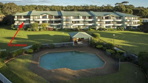 Mollymook Beach Apartment | Fathoms 5 - 2BR beach resort apartment