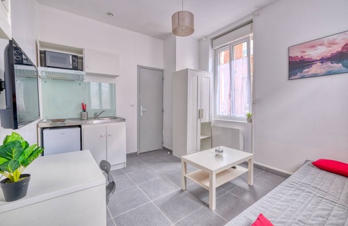 Saint-Quentin Apartment | 🌟Faubourg d'Isle 1🌟Studio🌟Cosy🌟 near station 🌟IUT🌟