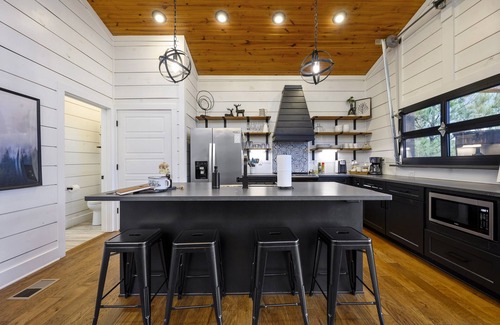 Broken Bow Cabin | Favorite Luxury Getaway - come, relax & recharge, hot tub, near lake