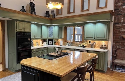 Springfield House | Feathered Nest at Fellows Lake w/Indoor POOL!