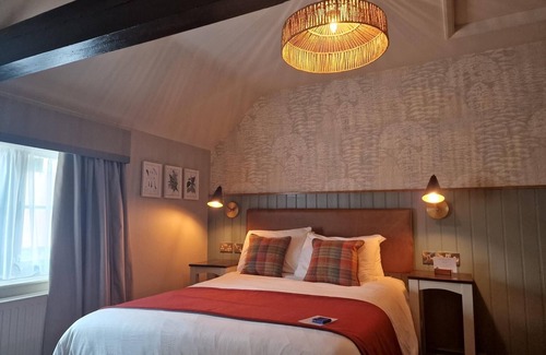 Wadesmill Hotel | Feathers Hotel by Greene King Inns