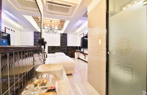 Beomeo-dong Hotel | February Hotel Hwanggeum