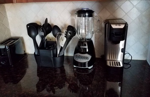 Uptown Apartment | Feel At Home Even When You Are Away ! Suite Apartment in the Galleria