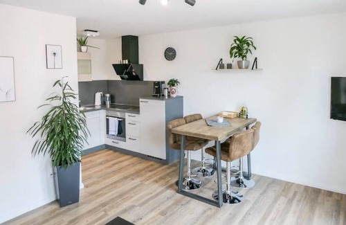 Mitte Apartment | Feel-good apartment with balcony in the center of Kiel