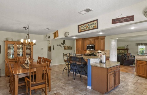 Grand View Estates House | Feel like you're in the country, but really you're within 10 mins. of everything