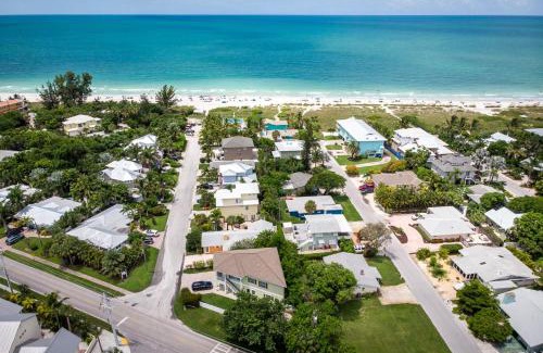 Holmes Beach House | Feelin' Beachy