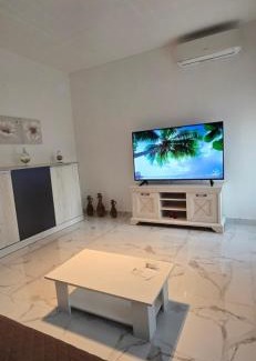 Chiesa Rossa Apartment | Felicia's Apartment