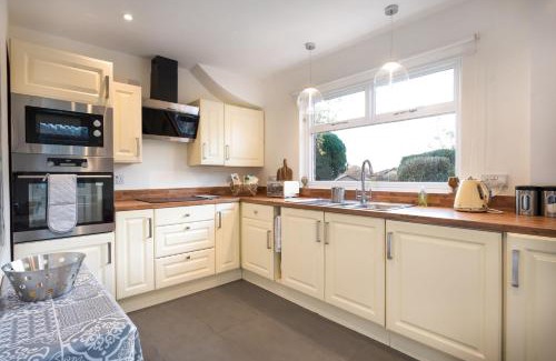 Penrith House | Fell View - Dog-Friendly House, Enclosed Garden & Great Views