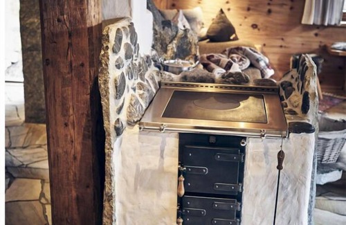 Graen House | Felsenhütte Modern retreat