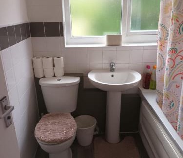 Docklands House | Female Divine Deluxe Twin Room