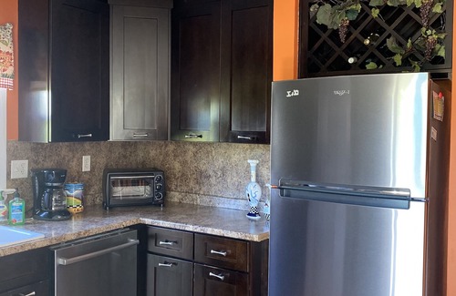 Villas House | Fenced lot,dog friendly, strong WIFI, beach view, fire pit, budget, best memory