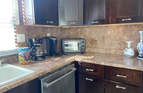 Villas House | Fenced lot,dog friendly, strong WIFI, beach view, fire pit, budget, best memory