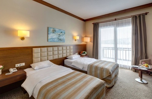 Kaynaslı Hotel | Fenerbahce Topuk Yaylasi Resort & Sport Topuk Yaylası
