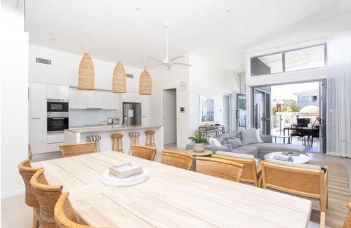 Kingscliff House | Fenne’s On Banzai- 4Bed designer beachside home