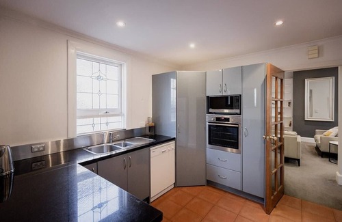Hobart Central Business District House | Fenton Cottage on the fringe of Hobart