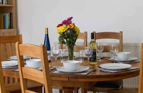 Porthcawl House | Fenton House - Modern, 4 Bedroom, Pets Accepted